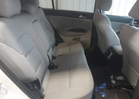 2021 Kia Sportage Lx z USA, uszkodzony, nr VIN KNDPM3AC7M7915437